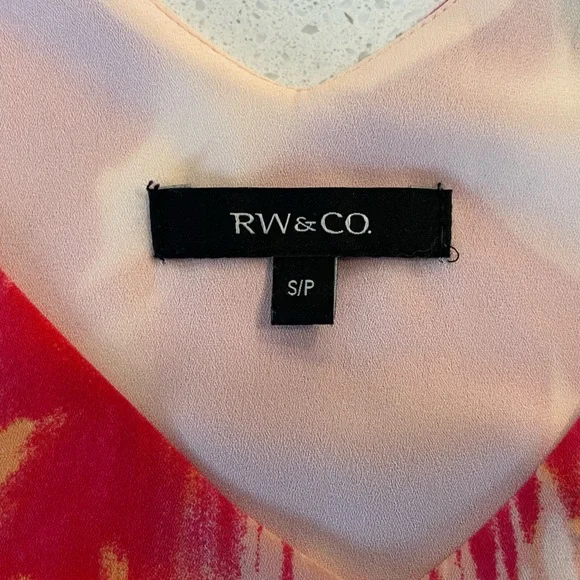 RW&CO. Vibrant Pink/Orange/White Abstract Sleeveless Blouse EUC - Picture 9 of 11